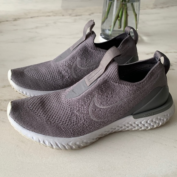 Women’s Nike Epic Phantom React Flyknit - Picture 6 of 12